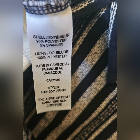 Ricki's Ultra Soft Reverse Peter Pan Collar Top - Picture 6 of 7